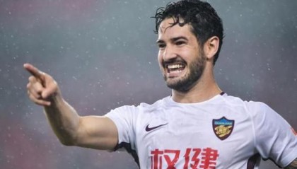  阿森纳遭遇黑色三分钟丢榜首  