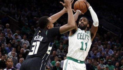  字母哥伤退雄鹿惨败活塞爆冷门  