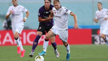  佛罗伦萨租借签下英超后卫，强化防线应对欧战  