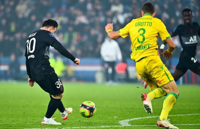  法甲联赛出现罕见乌龙球闹剧  